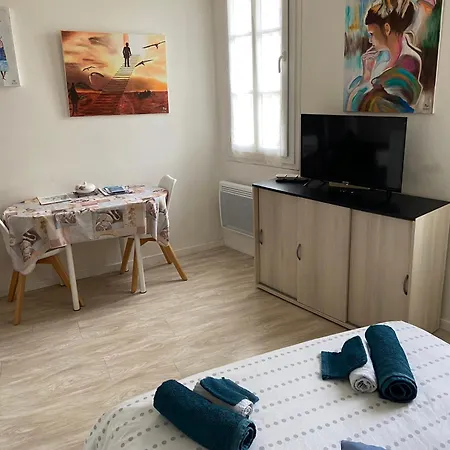 Le Petit Logis-local Velo-arrivee Autonome Horaires Flexibles * Rochefort (Charente-Maritime)